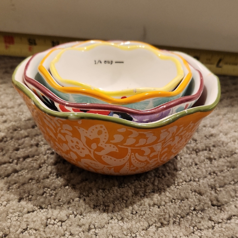Pioneer Woman Measuring Cups. Super Cute